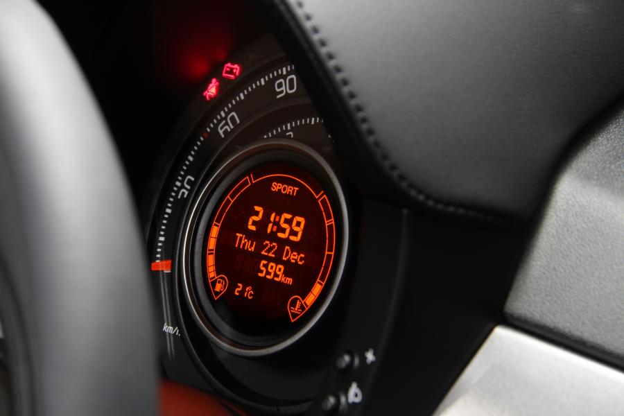 Детали экстерьера Abarth 500C 2012 года  (ZA) (фото 4 из 14)
